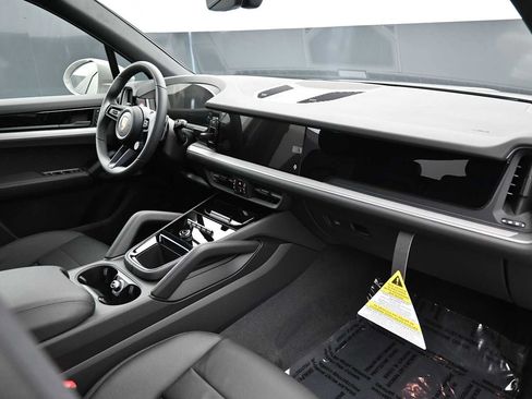 New 2026 Porsche Cayenne AWD/4WD image 21