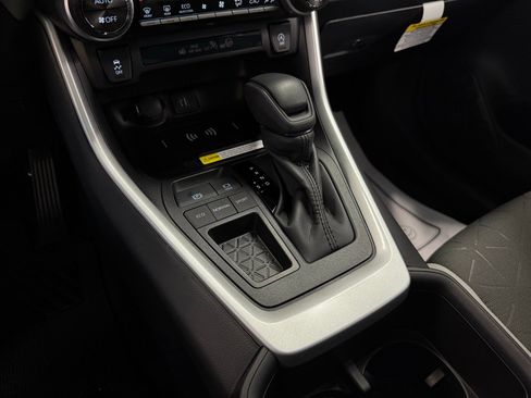 Used 2025 Toyota RAV4 XLE image 43