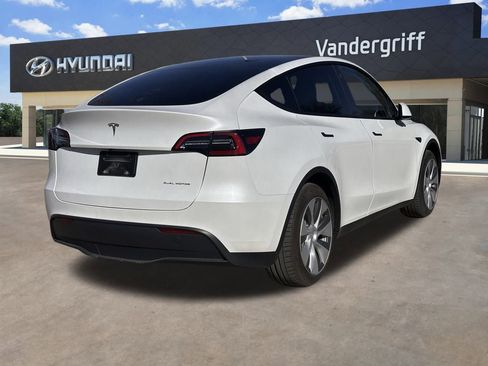 Used 2023 Tesla Model Y Long Range image 12