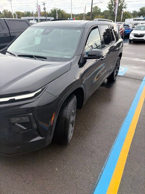 Used 2024 Chevrolet Traverse RS AWD/4WD image 3