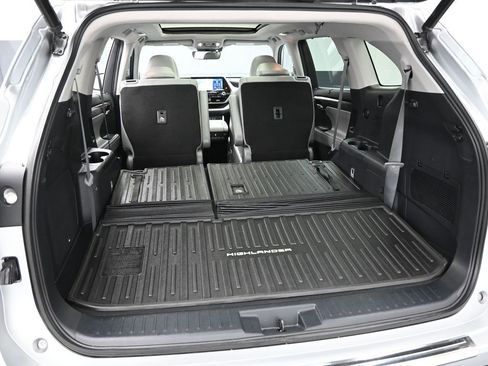Used 2022 Toyota Highlander Platinum image 31