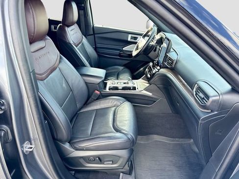Certified 2021 Ford Explorer Platinum w/ Equipment Group 601A image 32