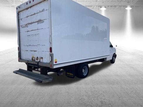 Used 2018 Chevrolet Express 3500 Extended RWD image 5