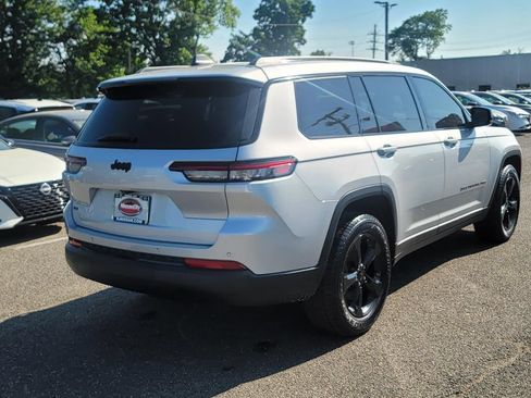 Used 2021 Jeep Grand Cherokee L Laredo AWD/4WD image 8