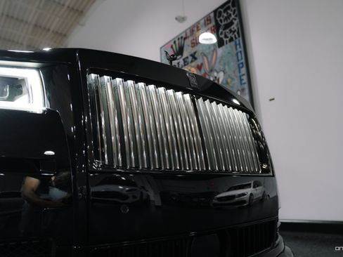 Used 2022 Rolls-Royce Ghost Black Badge image 14