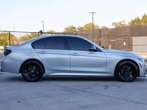 Used 2018 BMW 340i xDrive Sedan w/ Premium Package image 18