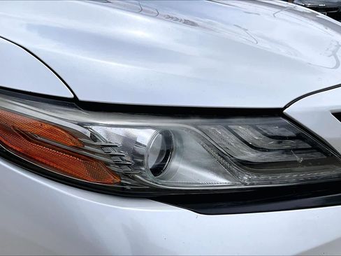 Used 2018 Toyota Camry XSE FWD image 26