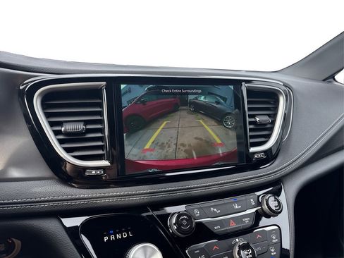 New 2026 Chrysler Pacifica Select image 25