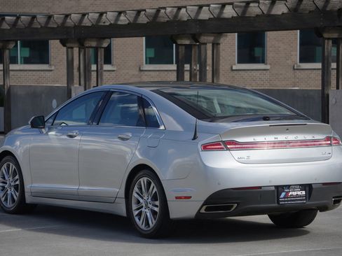 Used 2014 Lincoln MKZ Sedan 4D w/ Equipment Group 102A Reserve image 4