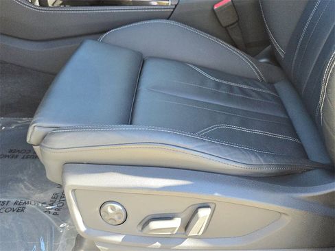 Certified 2025 Audi Q5 2.0T Premium Plus image 17