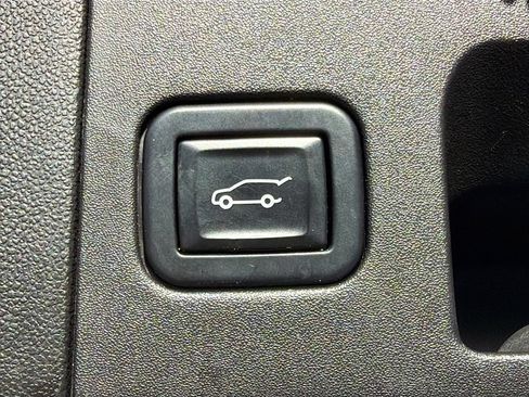 Used 2021 Cadillac XT5 Premium Luxury FWD image 13
