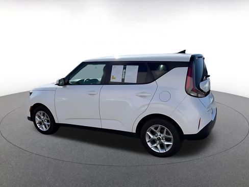 Used 2025 Kia Soul LX w/ LX Technology Package image 8