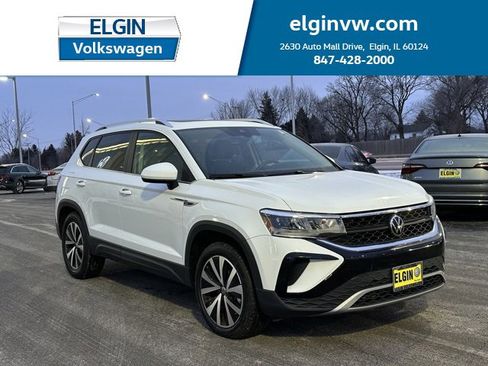 Certified 2023 Volkswagen Taos SE w/ Panoramic Sunroof Package image 1