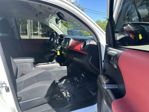 Used 2022 Toyota Tacoma SR5 w/ Technology Package RWD image 29