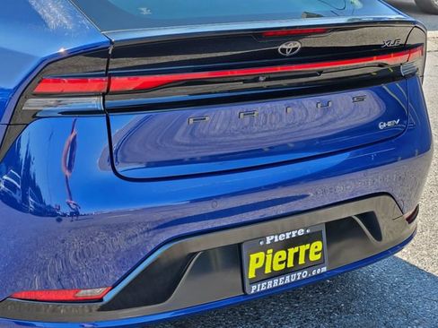 Used 2023 Toyota Prius XLE FWD image 11