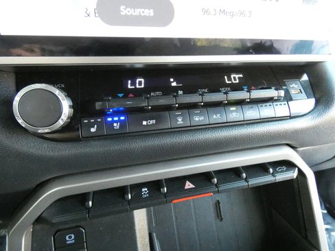 Used 2025 Toyota Tundra Limited image 57