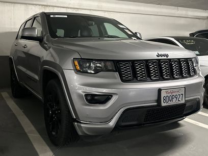 Used 2018 Jeep Grand Cherokee Altitude
