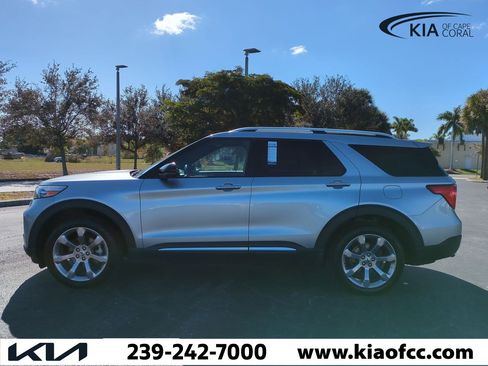 Used 2020 Ford Explorer Platinum w/ Premium Technology Package image 8