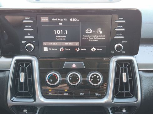 Used 2023 Kia Sorento LX AWD/4WD image 25