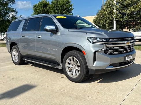 Used 2024 Chevrolet Suburban Premier w/ Advanced Technology Package AWD/4WD image 5