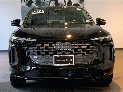 Used 2025 Audi Q5 Premium w/ Convenience Package AWD/4WD image 8