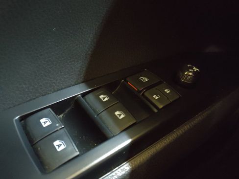 Used 2020 Toyota Camry SE w/ Convenience Package image 27