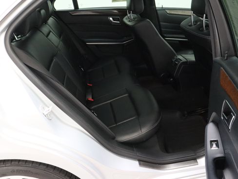 Used 2016 Mercedes-Benz E 350 Sedan w/ Premium Package image 33