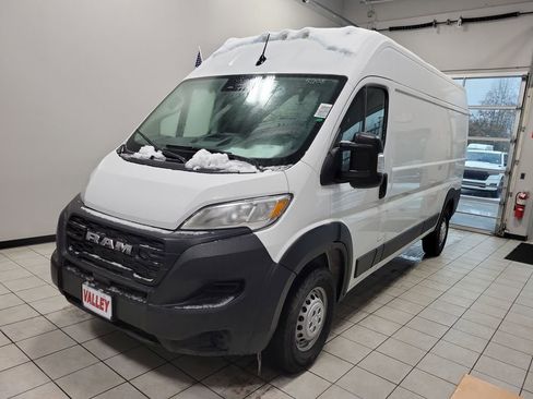 Used 2024 RAM ProMaster 2500 image 2