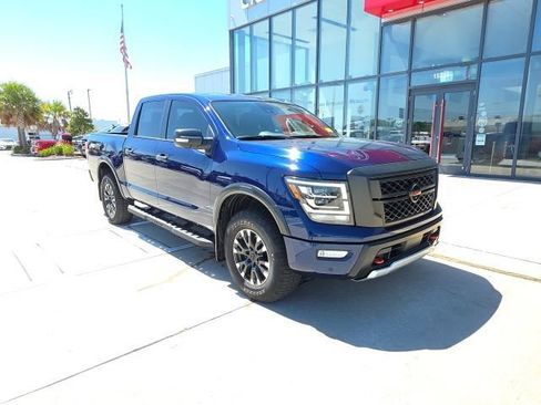 Used 2022 Nissan Titan PRO-4X w/ Pro-4x Convenience Package image 2