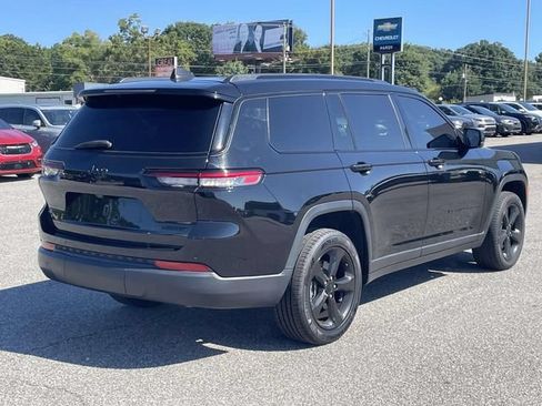 Used 2022 Jeep Grand Cherokee L Limited w/ Black Appearance Package RWD image 3