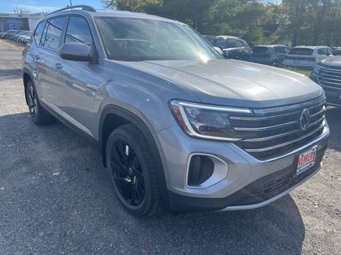 New 2026 Volkswagen Atlas SE image 3