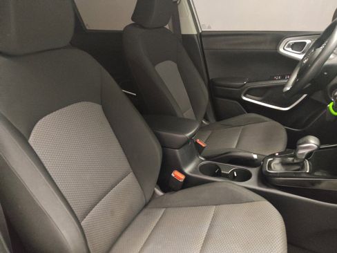 Used 2020 Kia Soul LX image 21