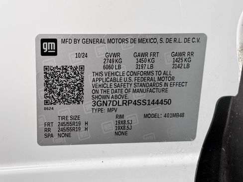 Used 2025 Chevrolet Equinox EV LT FWD image 26