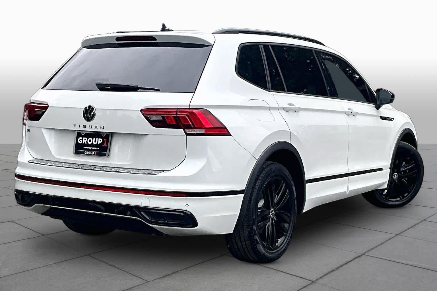 Used 2022 Volkswagen Tiguan SE R-Line FWD image 13