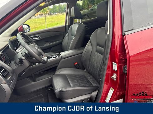 Used 2023 Nissan Rogue Platinum AWD/4WD image 13