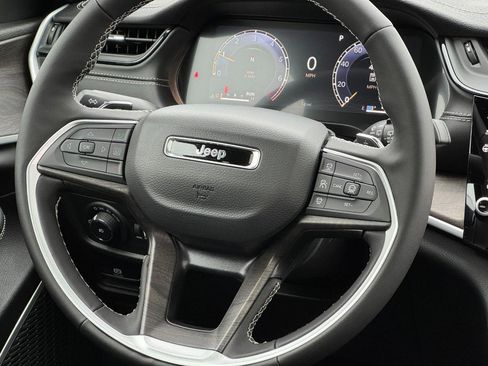 New 2026 Jeep Grand Cherokee Limited image 10