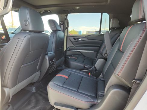 New 2026 Chevrolet Traverse RS image 11