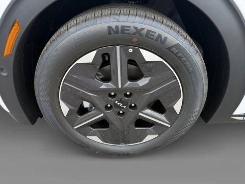 New 2025 Kia EV6 Light image 9