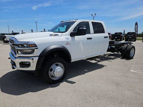 New 2026 RAM 5500 Tradesman AWD/4WD image 2