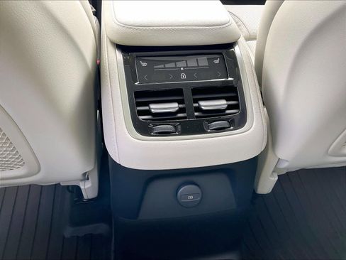 New 2026 Volvo XC90 T8 Ultra w/ Protection Package Premier image 16