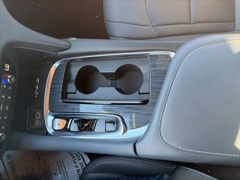 Used 2024 Buick Enclave Premium image 24