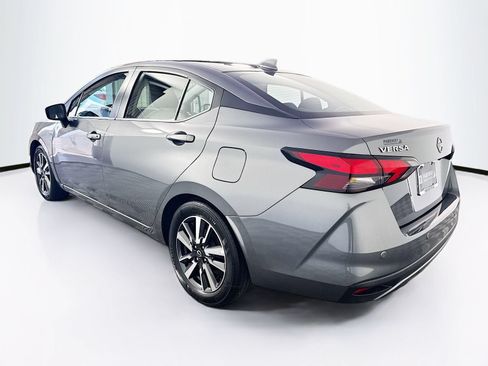 Used 2025 Nissan Versa SV FWD image 5