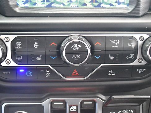 Used 2023 Jeep Wrangler Unlimited Sahara w/ Cold Weather Group AWD/4WD image 26