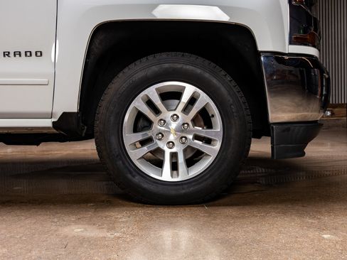 Used 2018 Chevrolet Silverado 1500 LT w/ All Star Edition AWD/4WD image 11