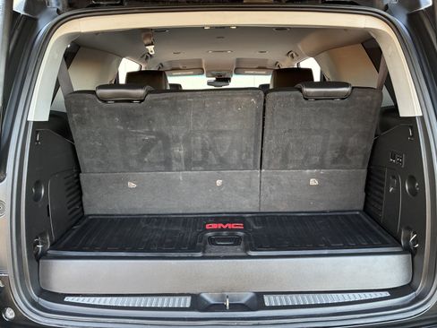 Used 2016 GMC Yukon Denali RWD image 37