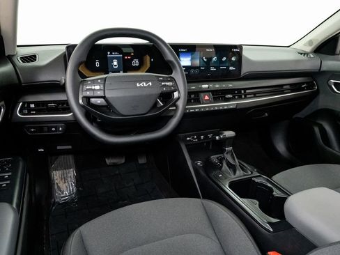Certified 2025 Kia K4 FWD image 7