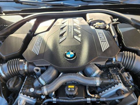 Used 2022 BMW 750i xDrive w/ M Sport Package image 32