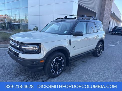Used 2024 Ford Bronco Sport Outer Banks w/ Tech Package image 2