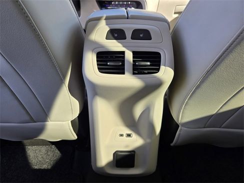 Used 2023 Buick Envision Avenir image 15