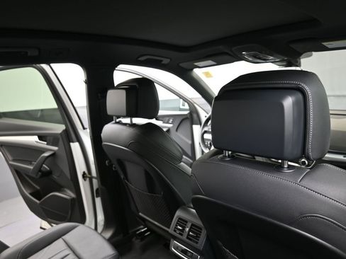 Certified 2025 Audi Q5 2.0T Premium w/ Convenience Plus Package image 15